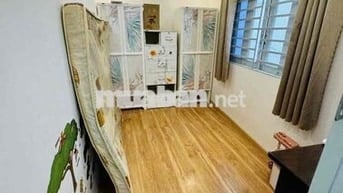 NHÀ GẦN PHAN XÍCH LONG - XE TẢI ĐẬU SÁT NHÀ -  3 TẦNG - SỔ HỒNG RIÊNG