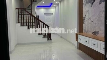 hơn 4 tỉ sở hữu nhà Hà Nội, 4 tầng rộng có sân thoáng trước sau
