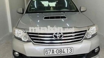 Toyota Fortuner 2014 Dầu 7 chỗ Bạc