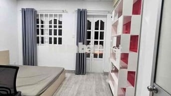 Cho thuê phòng lầu 2 Đường Hoa Huệ, p.7, quận phú nhuận.  Phòng nội th