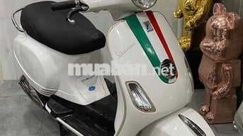 Piaggio Vespa Trắng