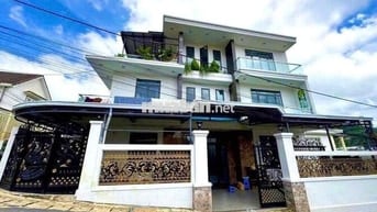 Biệt Thự 2 mặt tiền 3 tầng Tp Đà Lạt 9,8 tỷ