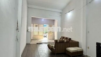 Nguyên căn đường Nguyễn Thị Thập Quận 7, S 4x28m,2 lầu,35tr/tháng