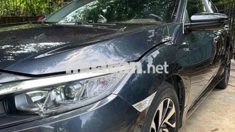 Honda Civic 1.8E 2018 Xanh nhớt Vài ngàn km