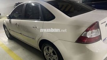 Ford Focus 2011 2.0 AT Sedan Trắng