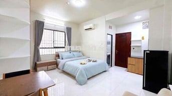 STUDIO CỬA SỔ TRỜI, FULL NỘI THẤT - RỘNG 30M2, SÁT CẦU NGUYỄN VĂN CỪ