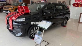 Toyota Avanza Premio MPV gia đình màu Đen