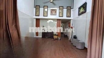 Hẻm Một Trục Cách Mặt Tiền 50m, Thích Hợp Gia Đình Đông Thành Viên