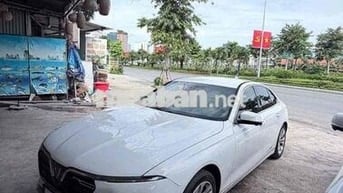 VinFast Lux A2.0 2021 Trắng 57430km Tự động