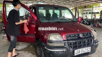 Fiat Doblo 7 chỗ màu Đỏ