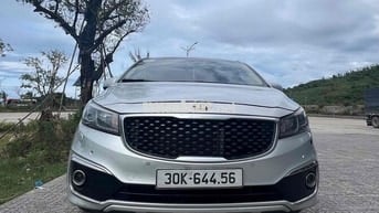 Kia Grand Sedona 7 chỗ Bạc Tự động Nhập khẩu