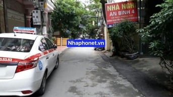 Cho thuê tầng 1 nhà 2 mặt tiền ngõ đi ô tô thoải mái