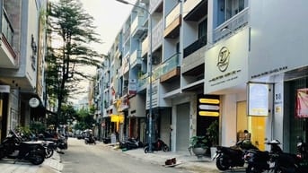 MT KHU ĐƯỜNG HOA – 5 TẦNG –NGAY KHU ẨM THỰC PHAN XÍCH LONG
