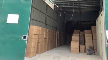 Cho thuê kho Hạ Yên Quyết, 135m² + 30m² gác sép = DTSD 165m², giá 15tr