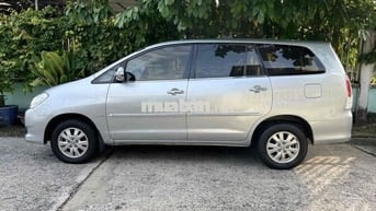 Toyota Innova 2010 Số tự động Bạc