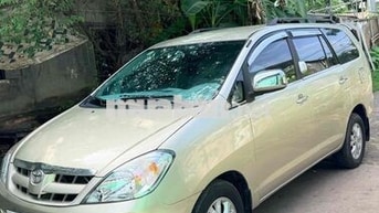 Toyota Innova 2006 G - 64948 km