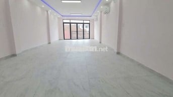 CHO THUÊ NHÀ 5X22(TRỆT+3LẦU+ ST) THANG MÁY FULL MÁY LẠNH TẦNG LẦU