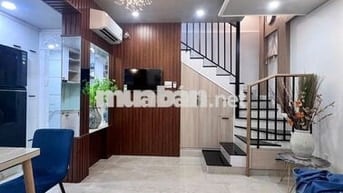 Cho thuê nhà 18A/ Nguyễn Thị Minh Khai Q.1 - 5x8m- 2 Lầu