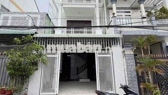 Nhà 2 lầu 2 phòng hẻm Hoàng Quốc Việt