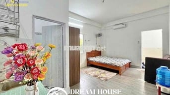STUDIO BAN CÔNG CỬA SỔ THOÁNG MÁT NGAY CÔNG VIÊN LÊ THÚC HOẠCH Ở LIỀN