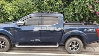 Nissan Navara Calibre Xanh Dầu