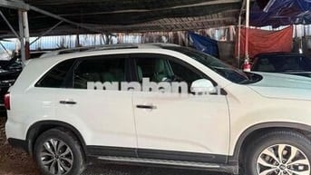 Kia Sorento 7 chỗ màu Trắng