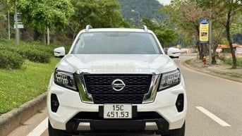 Nissan Navara VL Trắng Tự động 2.7 vạn km