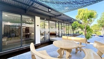 VILLA SÂN VƯỜN CÓ HỒ CÁ - 2 PHÒNG NGỦ - FULL NỘI THẤT - KHU ĐẤT LÀNH