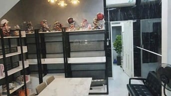 bán gấp nhà hoàng hoa thám phú nhuận 40m2 giá 1850 gần chợ tiện KD