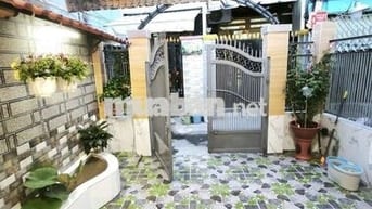 Bán nhà cấp 4 lô góc, Lưu Hữu Phước,100m2 sử dụng, xe hơi tới cửa, shr