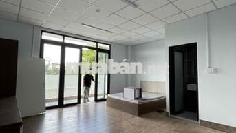 Căn hộ mới 100% gần Bến xe Q8– Ban công –  Thang máy-Cho nuôi mèo