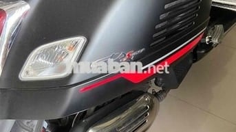 Vespa 150 Gts Super iget đen nhám