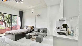 Studio ban công ngay mặt tiền đường Khánh Hội gần cầu Ông Lãnh