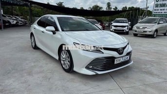 Toyota Camry 2.0G Trắng 2021 ĐKI 2022 35.000 km
