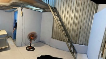 Ngay hẻm 300 nguyễn văn linh , 30m2 , giá 2tr , điện 3.5k , nước 20k 
