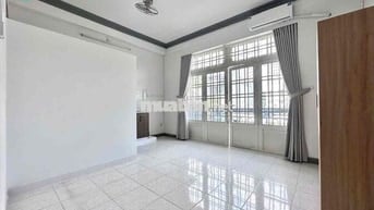 Cho thuê phòng studio bancong siêu rộng thuận tiện qua ueh , vhu