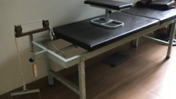 giường kéo giãn cột sống giúp chữa thoái hoá cột sống.