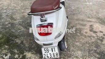 Piaggio Vespa Trắng