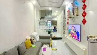 Bán nhà xác chợ Phạm thế hiển cách MT 50m 