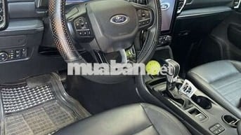 Ford Everest 2024 35000km Trắng