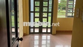 Phòng bancoon siêu thoáng gần NGÃ TƯ GA