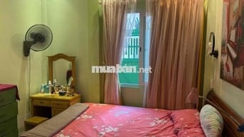 Ngôi nhà màu xanh bơ, nhiều mộng mơ