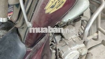 Daelim Custom 125 Đỏ mận Cổ điển Nhập khẩu