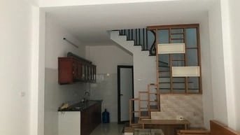 Bán nhà CC ngõ phố Ngô Gia Tự 32m2 x 5 T Dân xây .Giá 6,3 tỷ