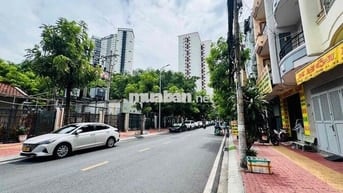 BÁN NHÀ MT CAO LỖ ĐỐI DIỆN ĐH CÔNG NGHỆ SG