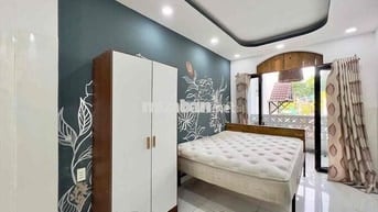 Studio ban công siêu thoáng gần cầu Nguyễn Văn Cừ