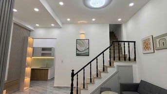 Phường Chánh Hưng Quận 8, gần cầu Phạm Hùng sát Q5, DT 42m2 3 tầng 3PN