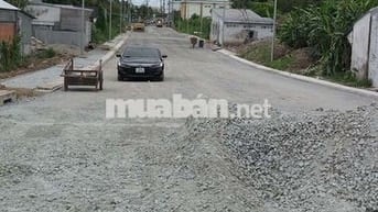 NỀN MẶT TIỀN MINH LƯƠNG - GIỤC TƯỢNG SẮP THONG XE