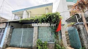 Cho thuê nhà HXH gần ĐH Ngân Hàng, DTSD 200m2,đs 5, p.Linh Trung 10tr