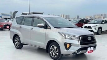 Toyota Innova 2.0E MT 2021 Bạc Số sàn